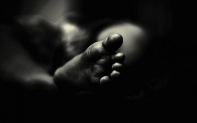 ما حقيقة قصة القابلة التي بدلت 5 آلاف رضيع في زامبيا؟
