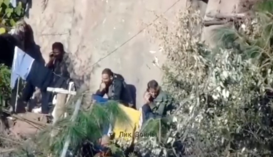 هذا التسجيل لا يظهر قنص جنود في النظام السوري بريف اللاذقية